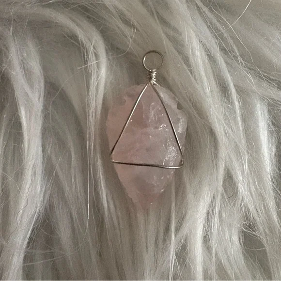 Stone & Spirit Arrows – Crystal Arrowhead Pendant Collection - Picture 5 of 5